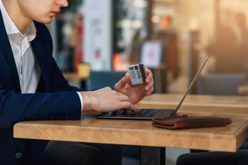 The Advantages of Payroll Cards for Modern Workforces